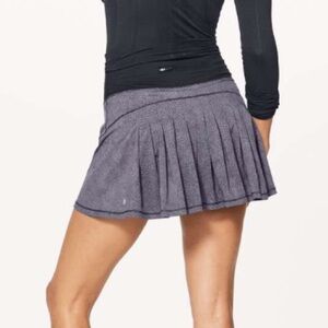 Lululemon Circuit Breaker Skirt II (Tall) (15")
Disperse Dusky Lavender/Black